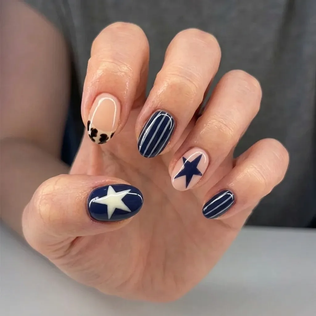 Nail Art Navy - Y2K Spicy Girl Style Short Oval
